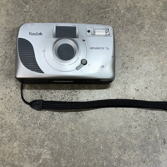 Kodak Vintage Film Camera Lot Advantix F620 T30 1600 Star 110 + Bag & Charger - Picture 10 of 15